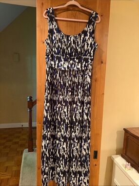 Sleeveless Navy & White Printed Maxi Dress
